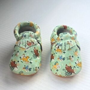 Freshly Picked x Disney Hakuna Matata Moccasins Sz 3